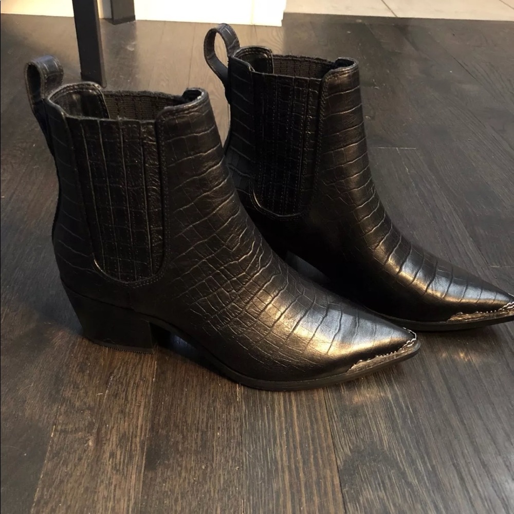 Steve Madden Flint Metal Toe Black Bootie, Sz. 6.5